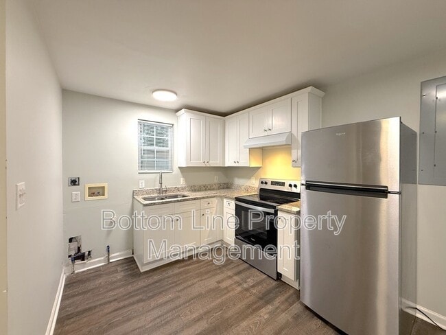 Building Photo - 919 1/2 Arlington Ave