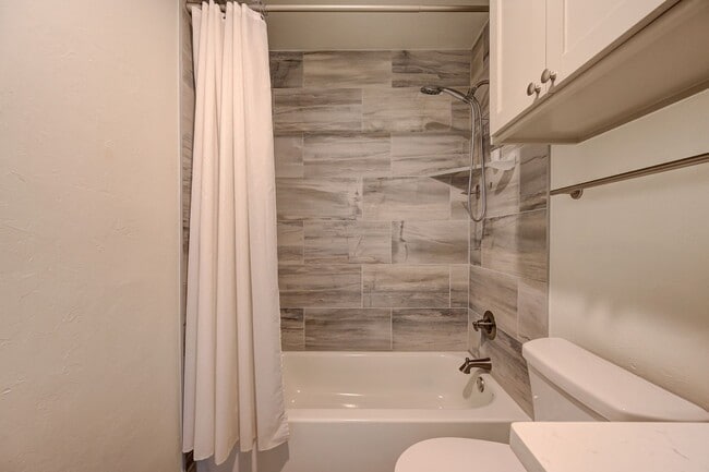 Building Photo - Beautiful 3 Bed 2 Bath in the Heart of Moore!