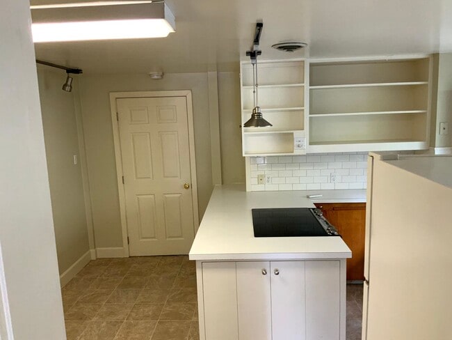 Building Photo - 1 Bedroom Bungalow in Downtown Eugene