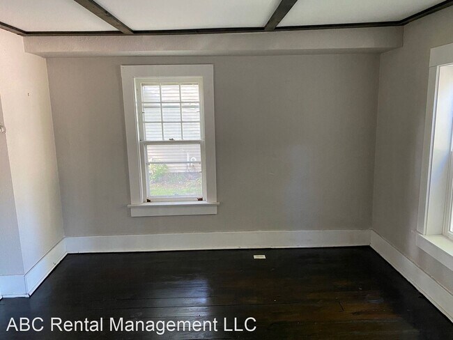 Building Photo - 3 br, 1 bath House - 312 Superior St