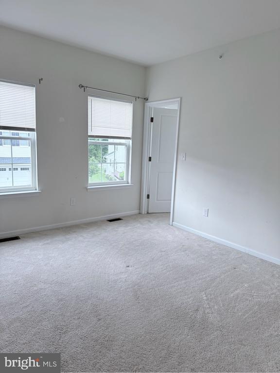 Building Photo - 113 Thomond Way