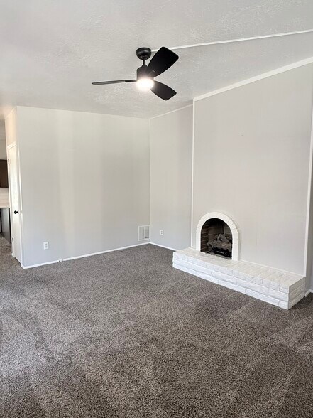 Building Photo - 3815 Orchard Ave