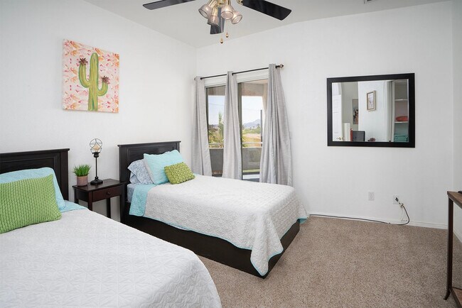 Building Photo - 2320 Snead Dr