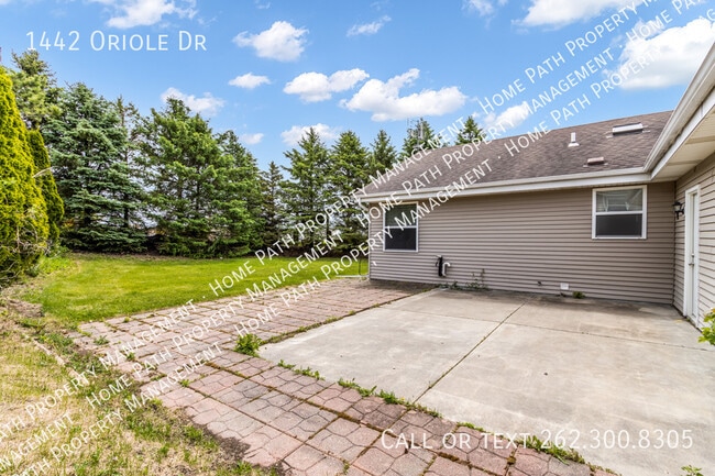 Building Photo - 1442 Oriole Dr