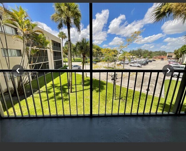 Building Photo - 8005 SW 107th Ave