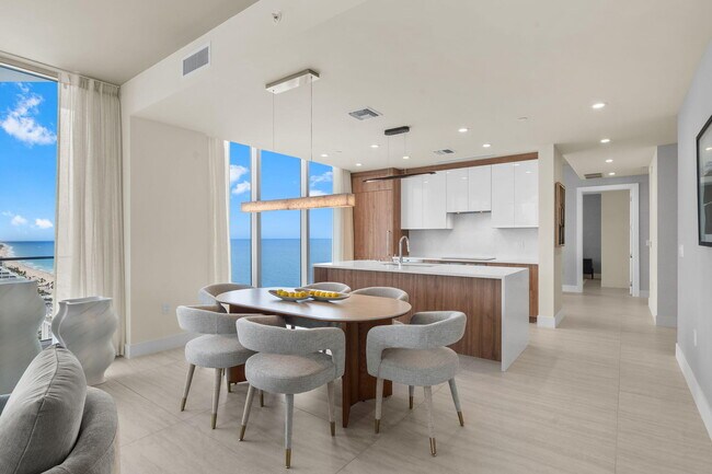 Building Photo - 151 N Seabreeze Blvd