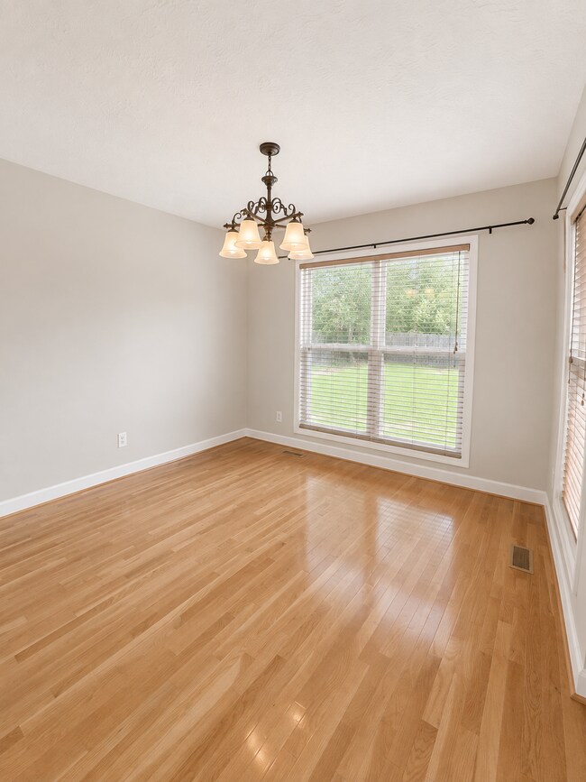 Building Photo - 1228 Bromley Dr