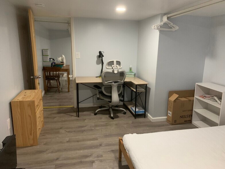 Building Photo - 5632 Beacon St