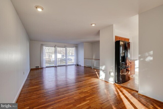 Building Photo - 13701 Arctic Ave