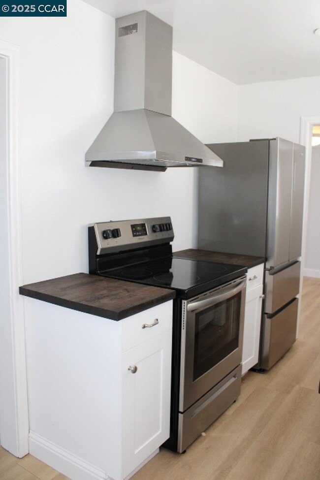 Building Photo - 5910 Skyline Dr