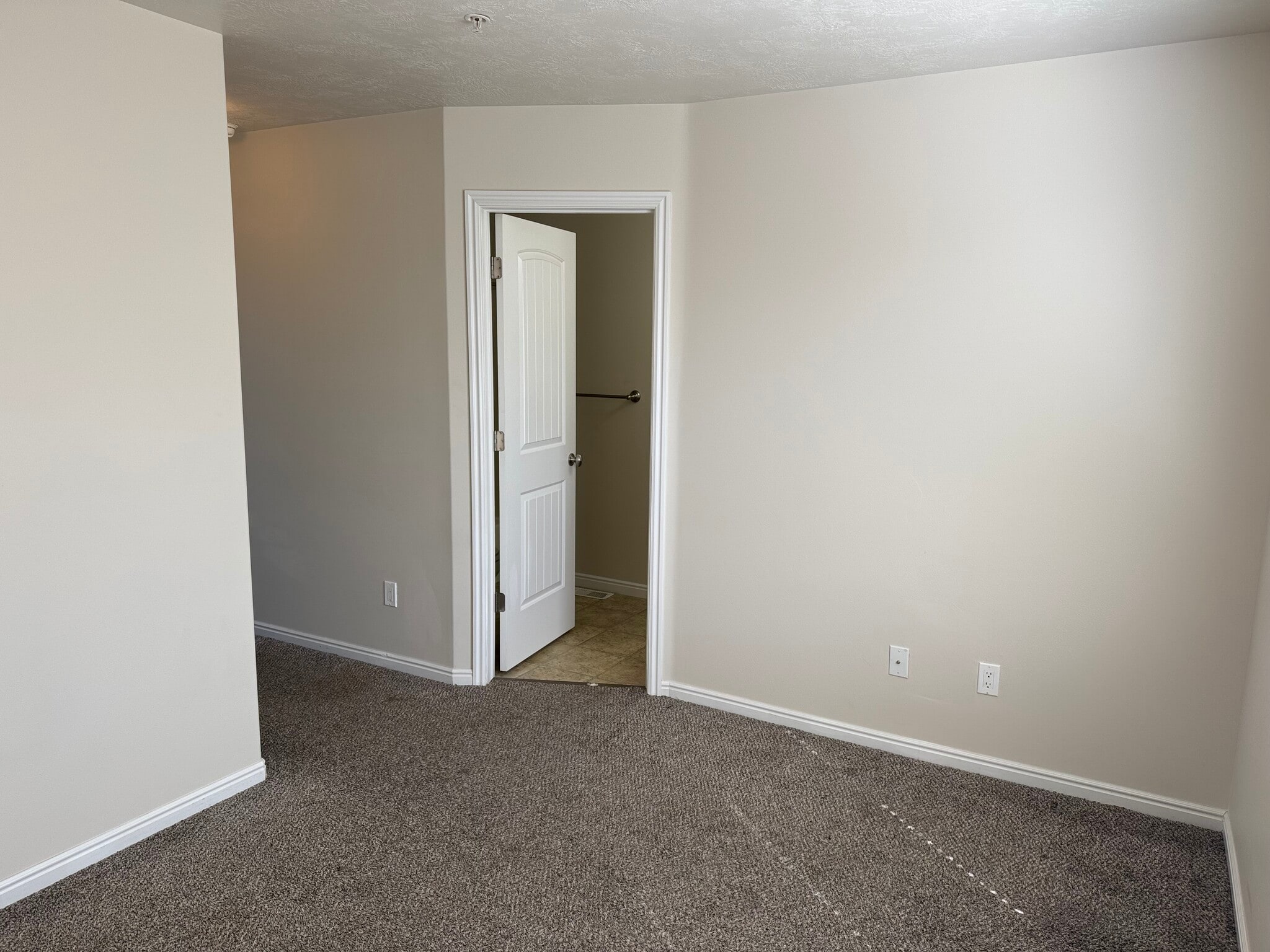 Building Photo - 908 N Shepard Creek Pky