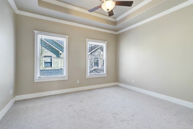 Building Photo - 1047 W 16th St