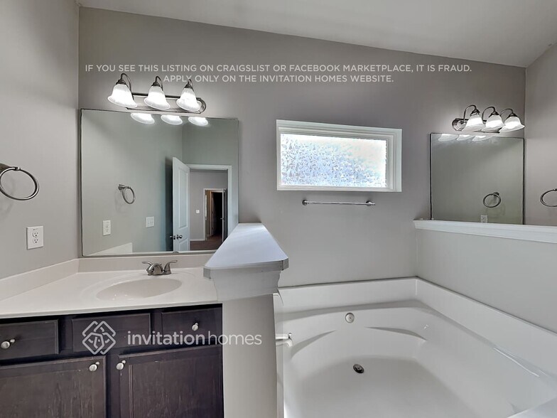 Building Photo - 204 Addy Ln