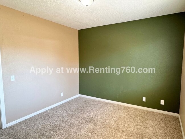 Building Photo - Modern 4 Bedroom 2 Bathroom Home