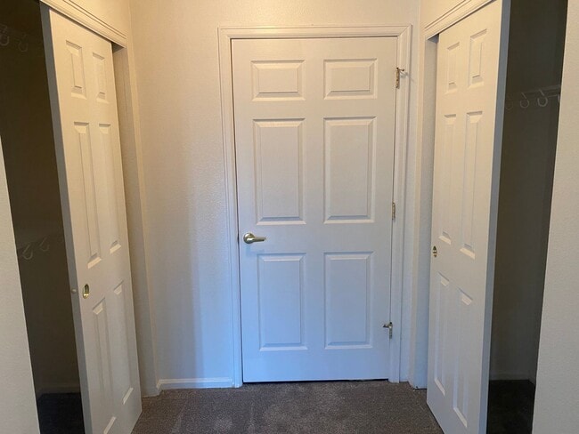 Building Photo - 2541 S Bahama Cir