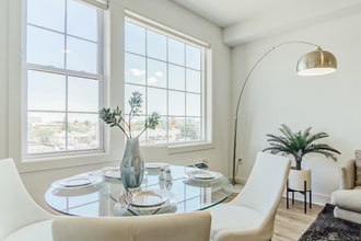 Building Photo - 520 Cliff St