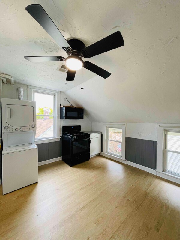 Building Photo - 2051 W 45th St