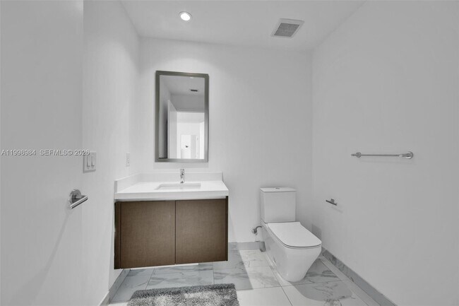 Building Photo - 851 NE 1st Ave