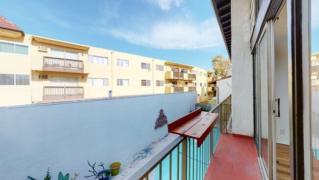 Building Photo - Modern Loft-Style Condo with Floor to Ceiling Windows  in Vibrant Culver City