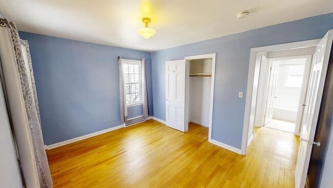 Building Photo - 601 W Hoover Ave