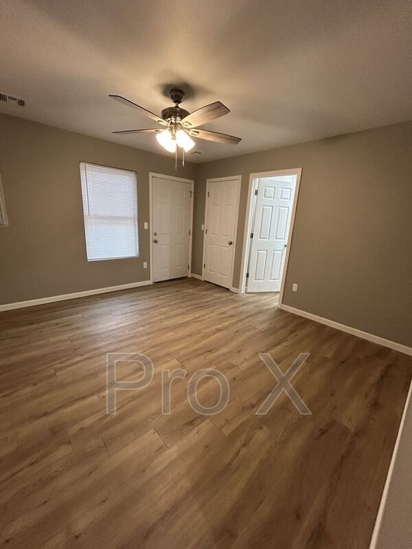 Building Photo - 716 Columbus St