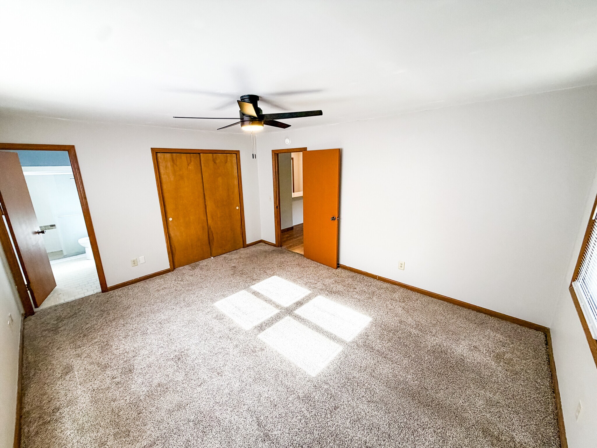 Building Photo - 812 Free Silver Rd