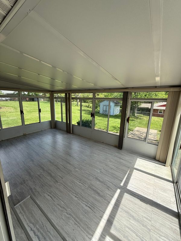 Building Photo - 9358 Bluegate Dr