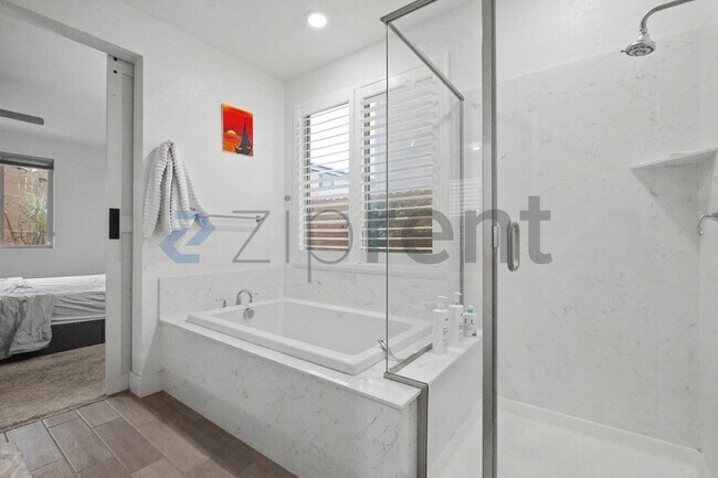 Building Photo - 12743 Blueblanc Way