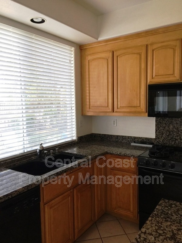 Building Photo - 19227 Sunridge Pl