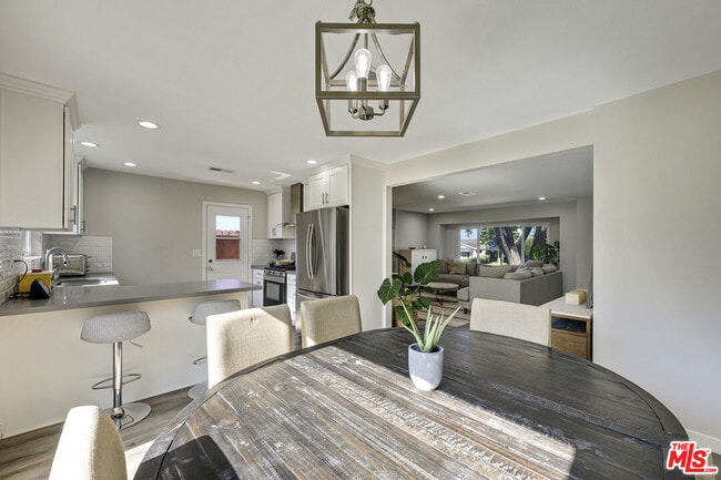 Building Photo - 19358 Alcona St