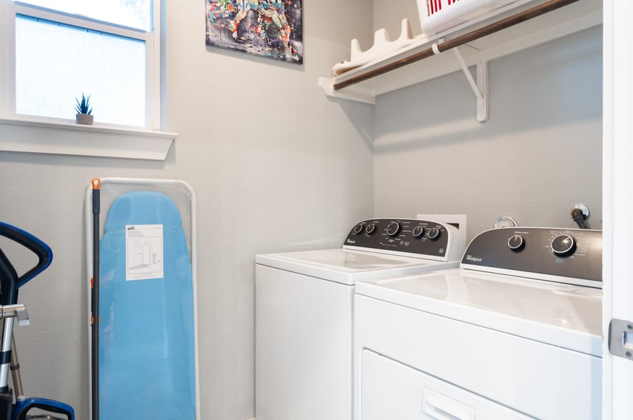 Building Photo - 3000 Neal St