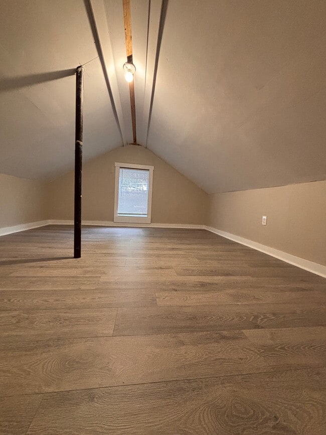 Building Photo - 818 Kurtz St