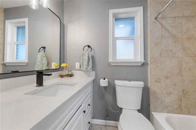 Building Photo - 1607 Malibu Dr