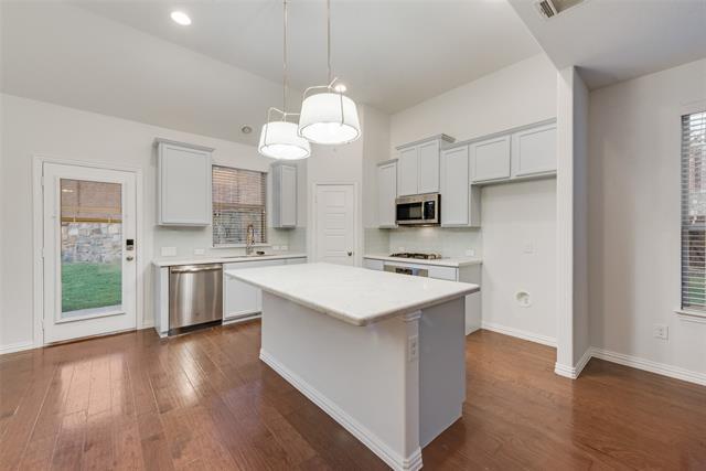 Building Photo - 2418 Hillview Dr