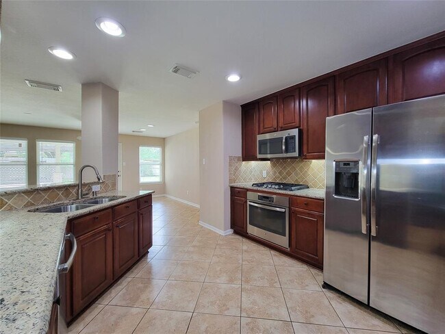 Building Photo - 21123 Amber Crossing Dr