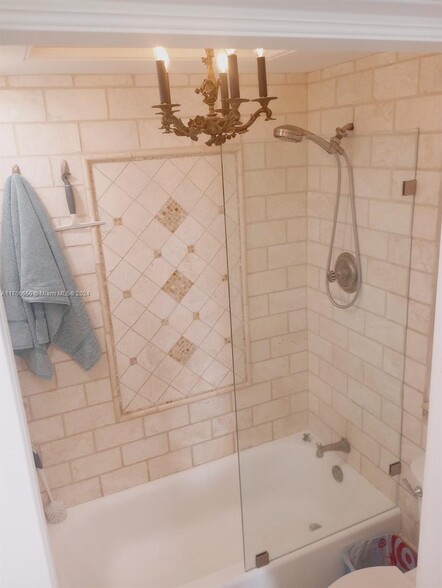 Building Photo - 3625 N Country Club Dr