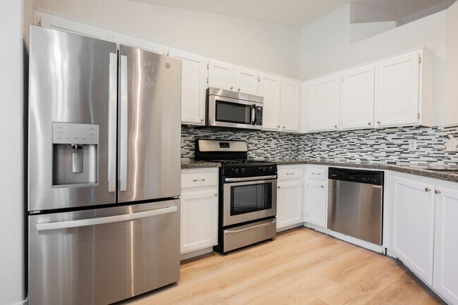 Building Photo - Henderson Single Story with Private Pool and RV Gate