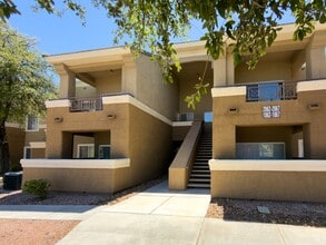 Building Photo - 8070 W Russell Rd