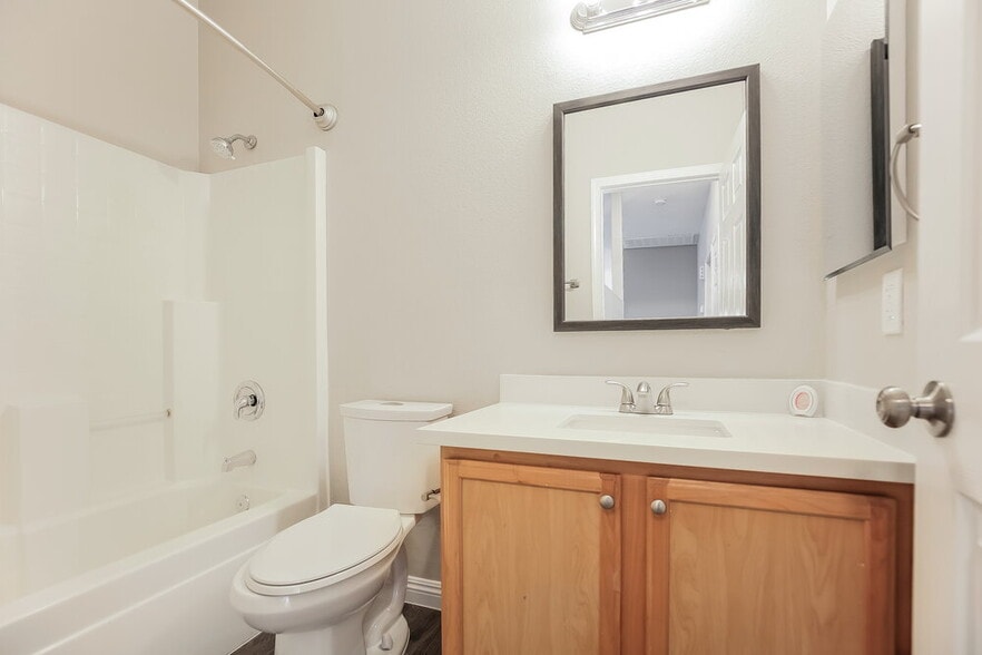 Building Photo - 9878 Mackovski Ct