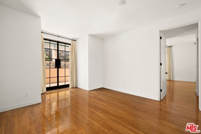 Building Photo - 333 Dalehurst Ave