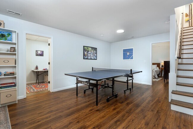 Building Photo - Mountain Retreat! -Bonus Spaces!