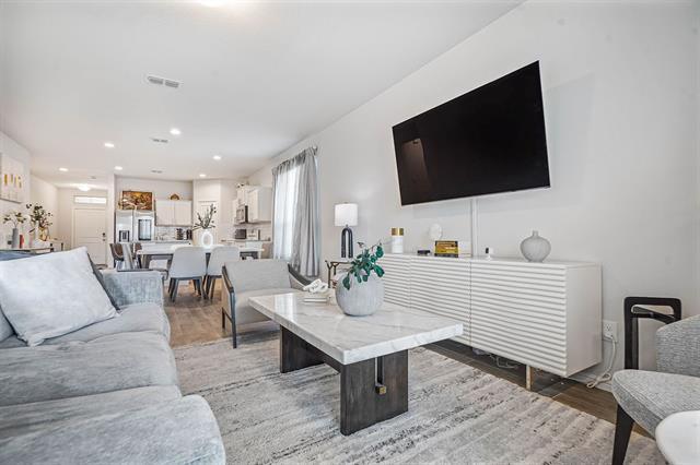 Building Photo - 8633 Angel Gardens Dr