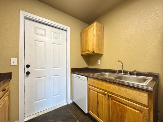 Building Photo - All Electric 2/2 Patio Home in Sulphur Rock