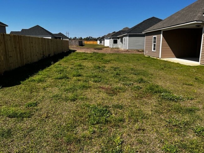 Building Photo - 4 Bedroom/3.5 Bath Home in North Lowndes C...