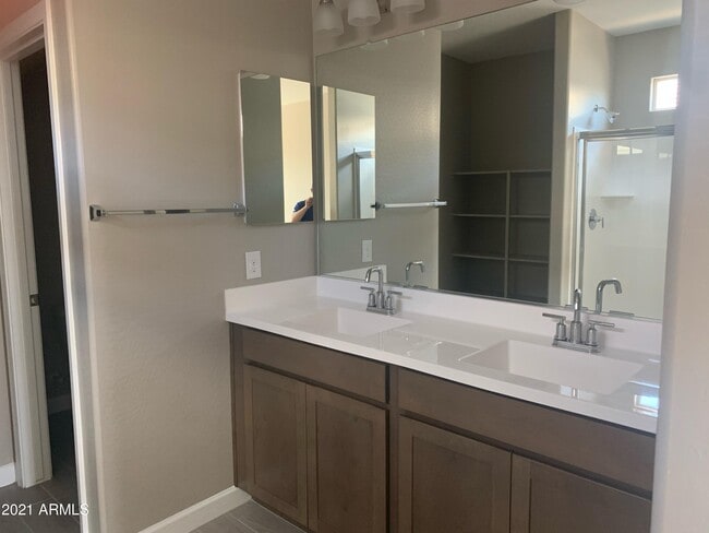 Building Photo - 264 S 189th Ln