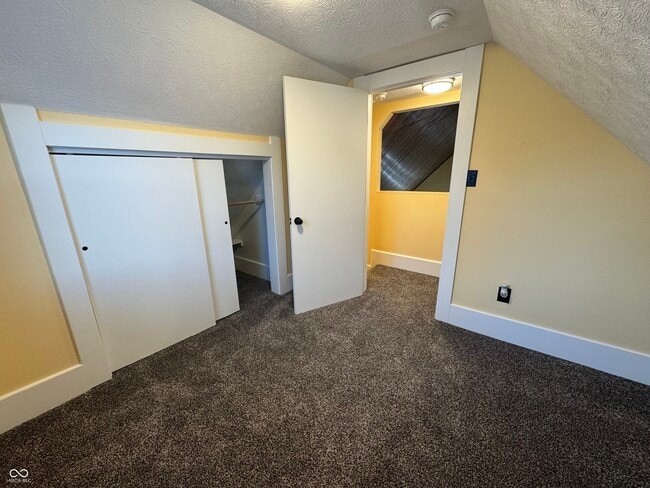 Building Photo - 449 Yandes St