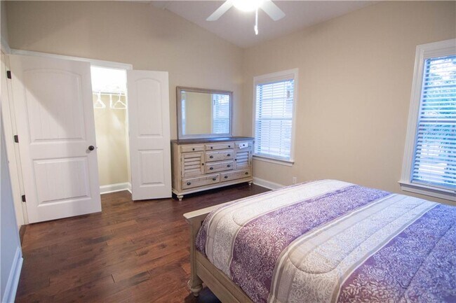 Building Photo - 702 Mariners Cir