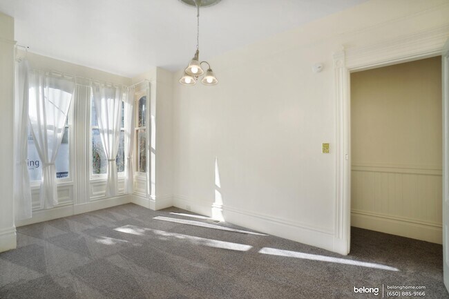 Building Photo - 1618 Grove St