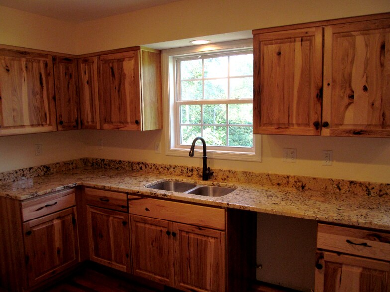 Building Photo - 1830 Lower Ridgewood Blvd