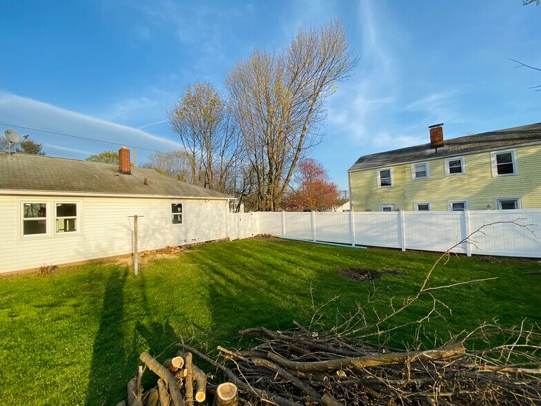 Building Photo - 58 Waddell Rd